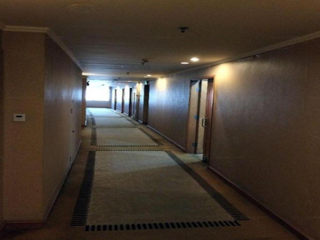 Tian Cheng Hotel Jin Jiang Sanghaj Kültér fotó