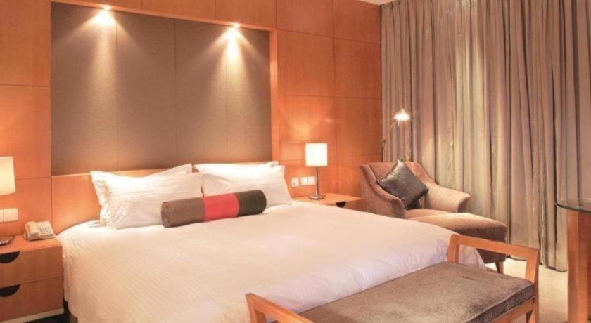 Tian Cheng Hotel Jin Jiang Sanghaj Kültér fotó